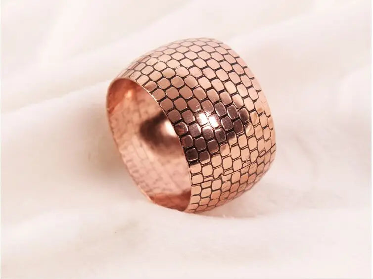 Gold Metal Napkin Ring – Hotel Collection