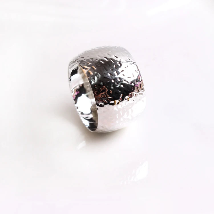 Gold Metal Napkin Ring – Hotel Collection